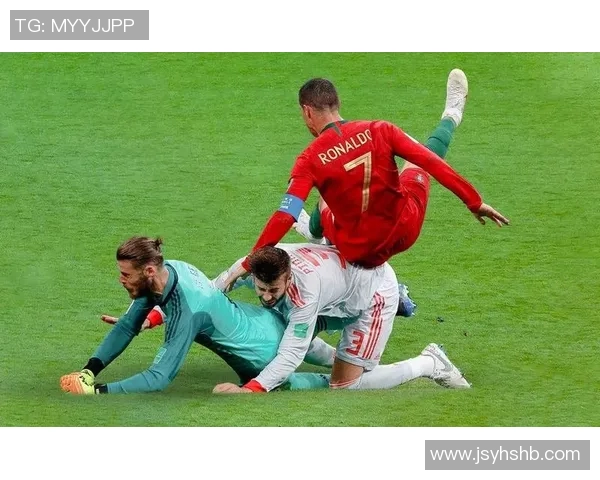 大牌球星因尿急暂停比赛引发热议，足球场上也有尴尬时刻